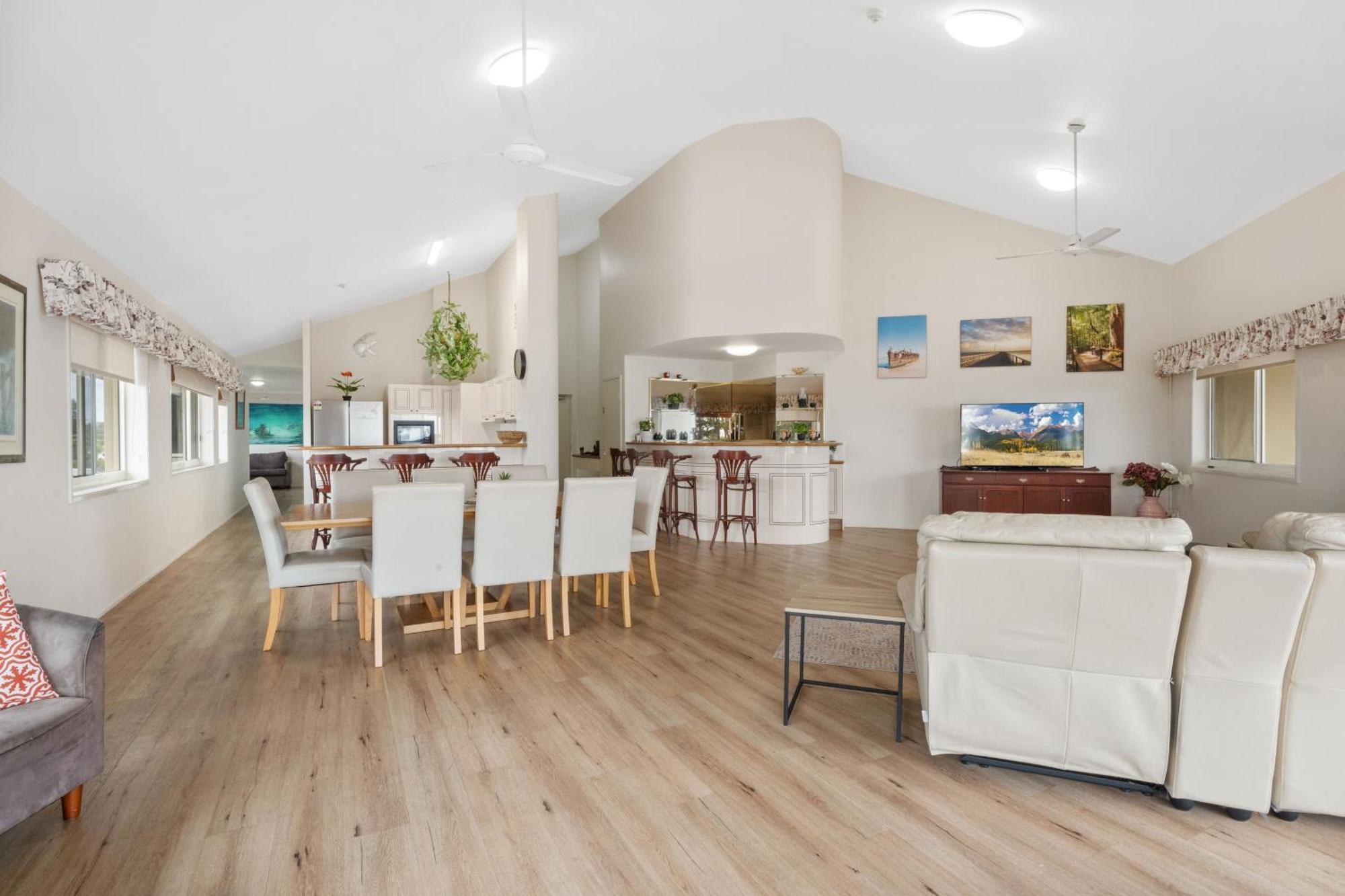 Charlton On The Esplanade Aparthotel Hervey Bay Exterior foto